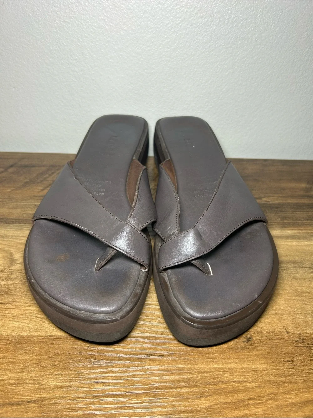 Women’s L.L Bean Brown Platform Flip Flop Sandals